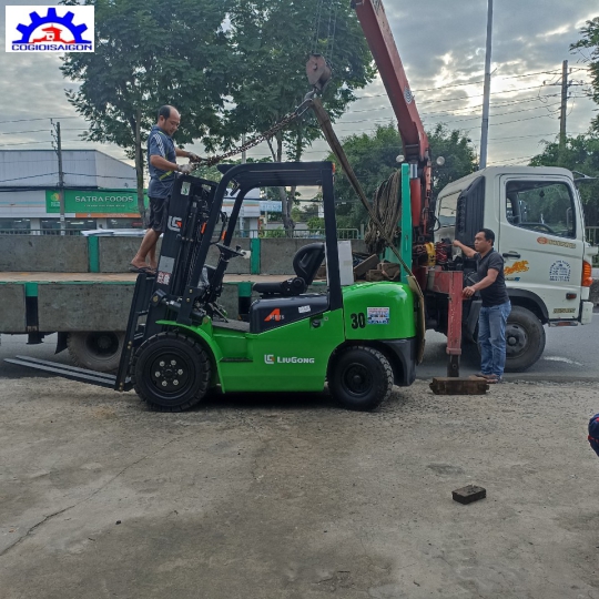 Bàn giao xe nâng dầu 3 tấn cpcd30